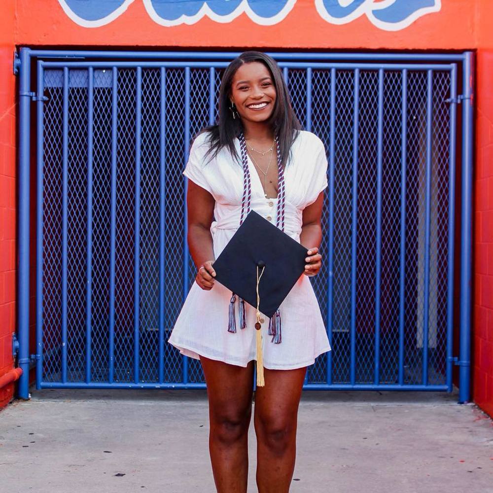 Meet your Posher, Emani